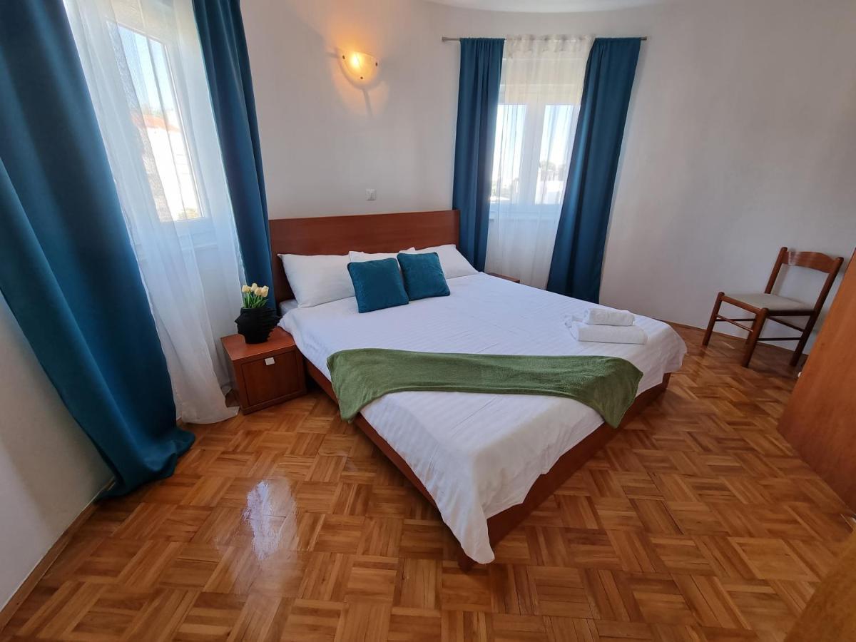 The Florens Residence Near The Beach With The Pool, Bbq And Kids Playground, Zadar Diklo Exterior photo