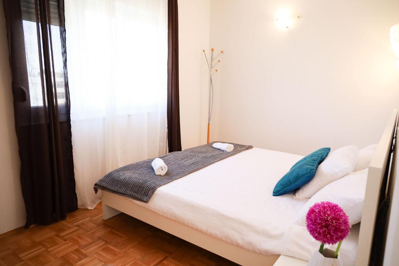 The Florens Residence Near The Beach With The Pool, Bbq And Kids Playground, Zadar Diklo Exterior photo
