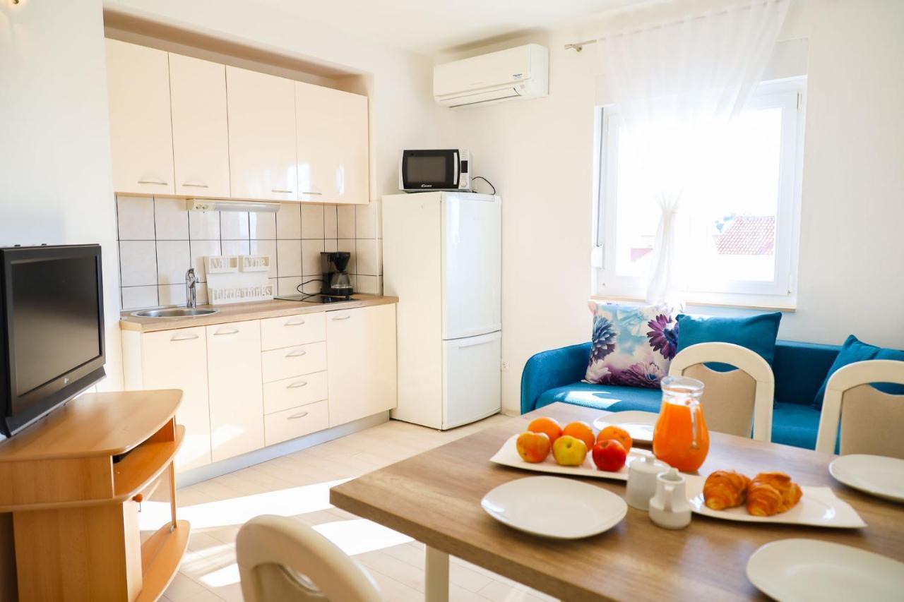 The Florens Residence Near The Beach With The Pool, Bbq And Kids Playground, Zadar Diklo Exterior photo