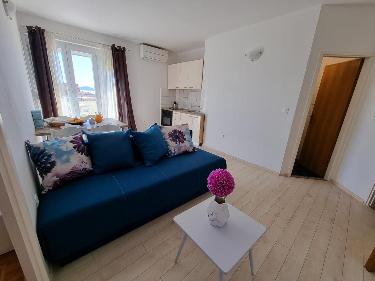 The Florens Residence Near The Beach With The Pool, Bbq And Kids Playground, Zadar Diklo Exterior photo
