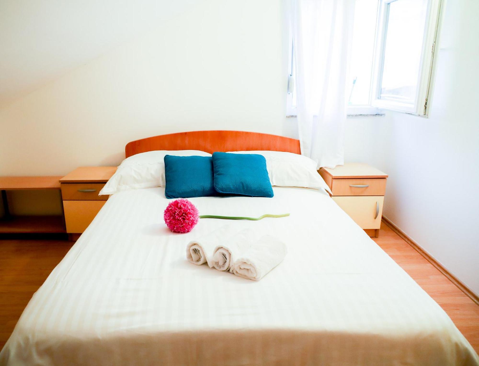 The Florens Residence Near The Beach With The Pool, Bbq And Kids Playground, Zadar Diklo Room photo