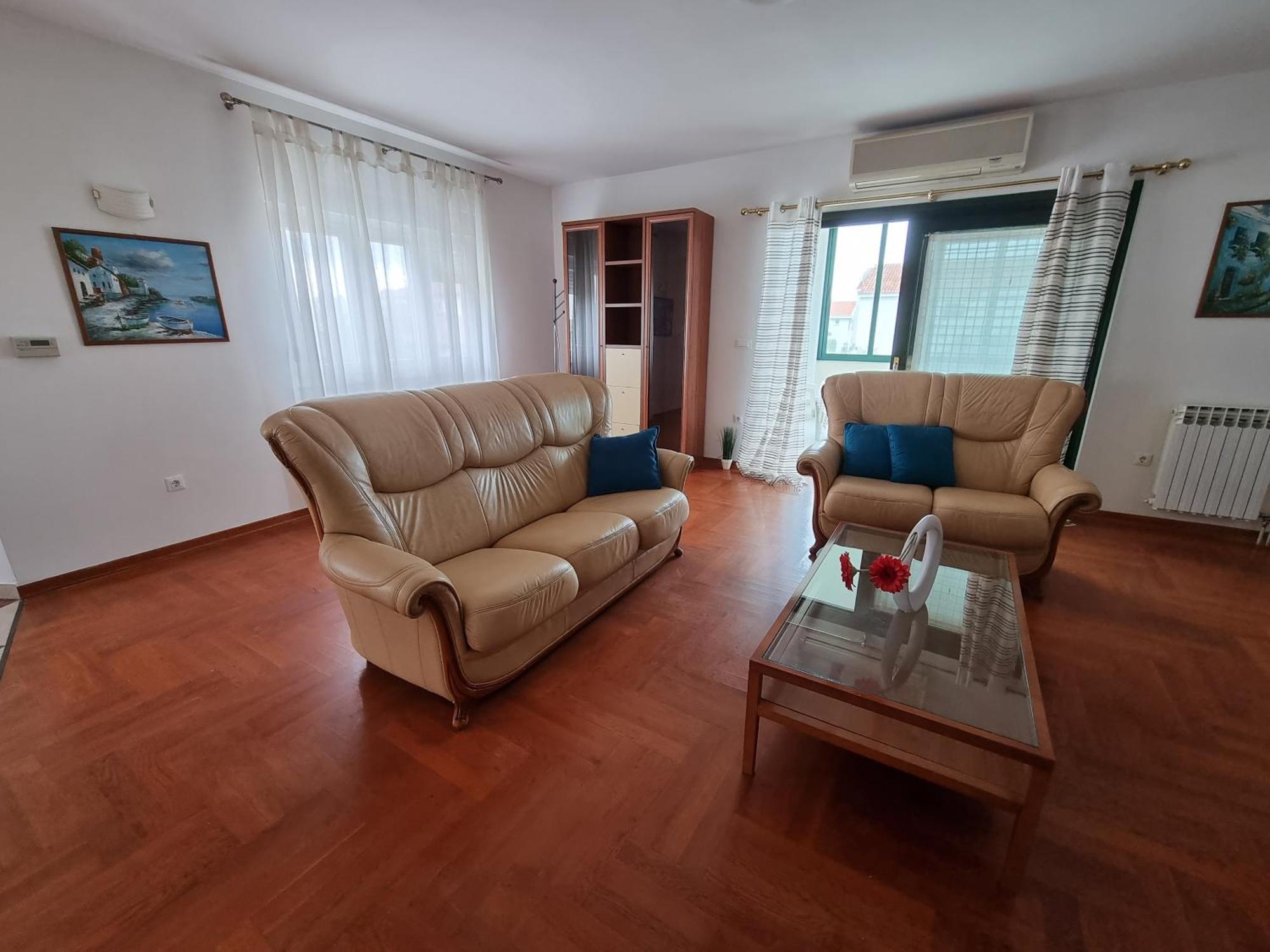 The Florens Residence Near The Beach With The Pool, Bbq And Kids Playground, Zadar Diklo Room photo